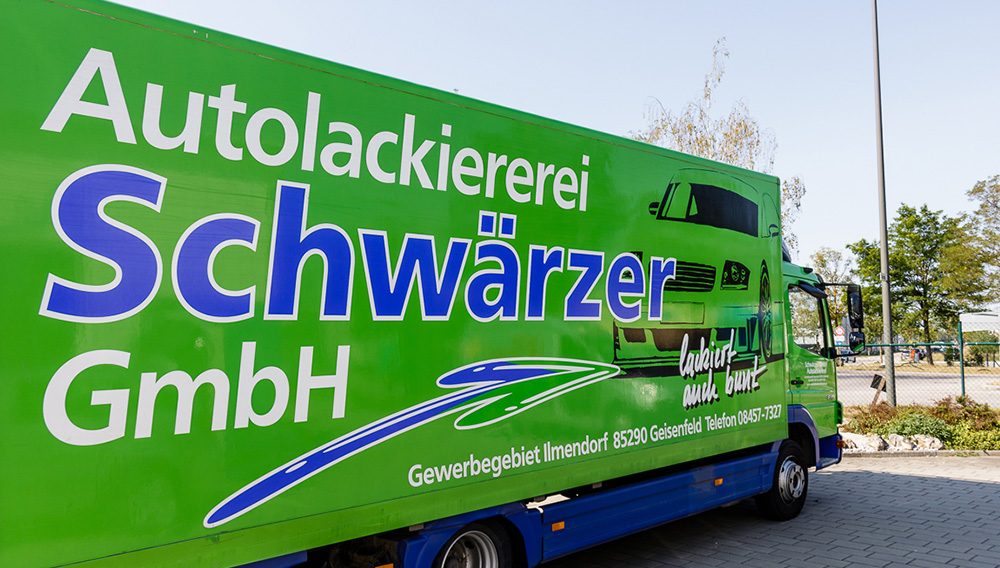 Firmenfahrzeug Autolackiererei Schwärzer